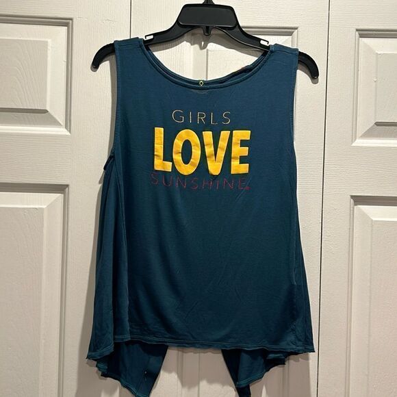 Havaianas Tops - Havaianas “Girls Love sunshine” Tank, Size Large